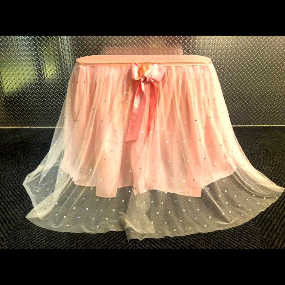 Little girls pink table